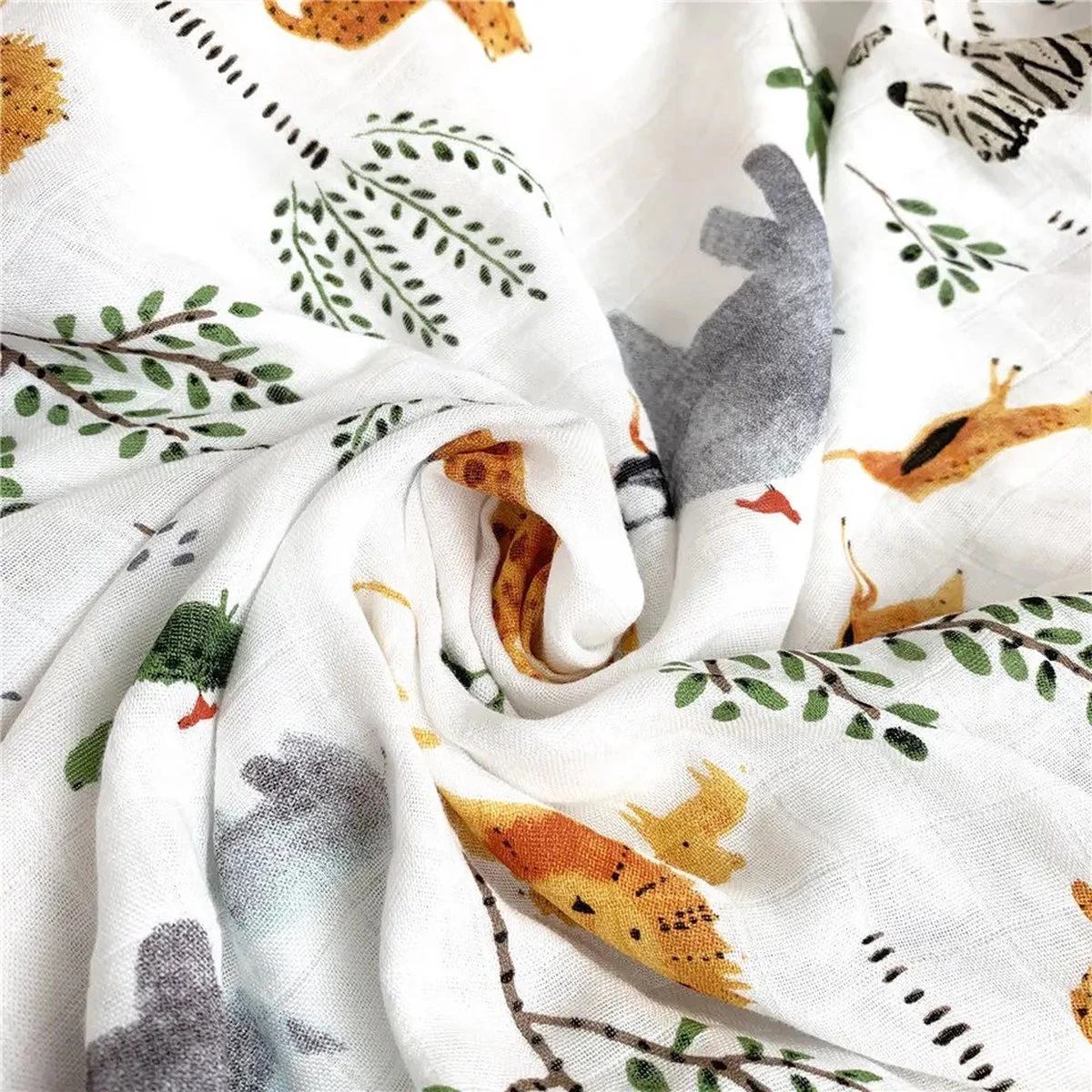 Hydrofiele Doek XL - Baby Inbakerdoek - 120x120 Cm - Safari Dieren 4 Hydrofiele Doek XL - Baby Inbakerdoek - 120x120 Cm - Safari Dieren - Afbeelding 2