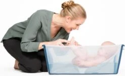 Stokke® Flexi Bath ® X-Large Transparent Blue 10 Stokke® Flexi Bath ® X-Large Transparent Blue -Winkel Voor Babyverzorgingsproducten 1200x735