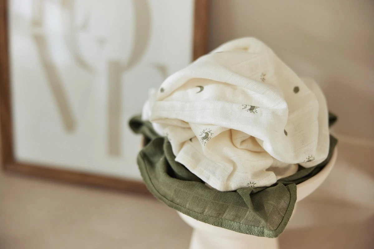 Jollein Hydrofiele Doek Small 70x70cm Stargaze - Leaf Green - 3 Stuks 6 Jollein Hydrofiele Doek Small 70x70cm Stargaze - Leaf Green - 3 Stuks - Afbeelding 4