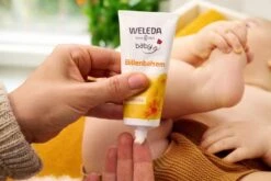 Weleda Baby Calendula Billenbalsem - 30ml 13 Weleda Baby Calendula Billenbalsem - 30ml -Winkel Voor Babyverzorgingsproducten 1200x800 172