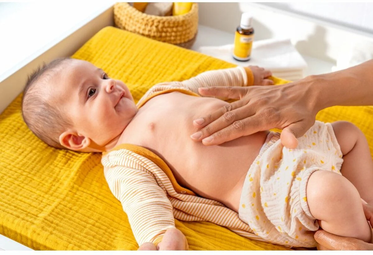 Weleda Baby Buikjesolie 4 Weleda Baby Buikjesolie - Afbeelding 2