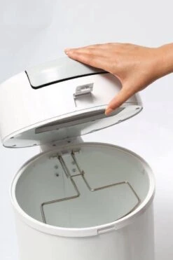 DiaperPail - Soft Grey - Luieremmer Met Speciale Luiersluis - Werkt Met Normale Vuilniszakken -Winkel Voor Babyverzorgingsproducten 799x1200 15