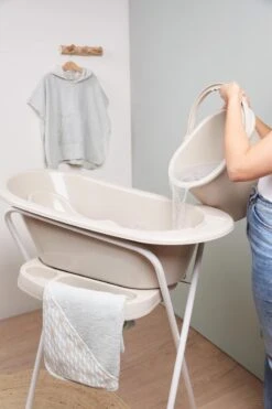 Bébé-jou Badstandaard Click - 103 Cm. - Taupe 14 Bébé-jou Badstandaard Click - 103 Cm. - Taupe -Winkel Voor Babyverzorgingsproducten 799x1200 5