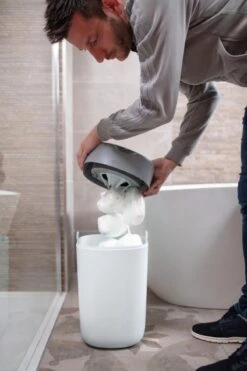 Tommee Tippee Milieuvriendelijke Twist & Click Luieremmer - Met 6 Navulcassettes - Wit -Winkel Voor Babyverzorgingsproducten 800x1200 15